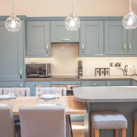 High Oaks Grange -