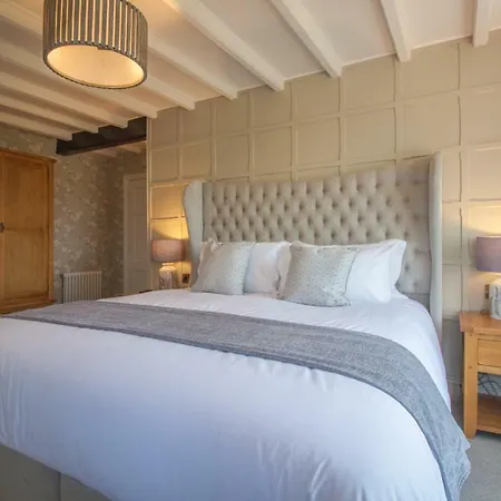 Holiday home High Oaks Grange -