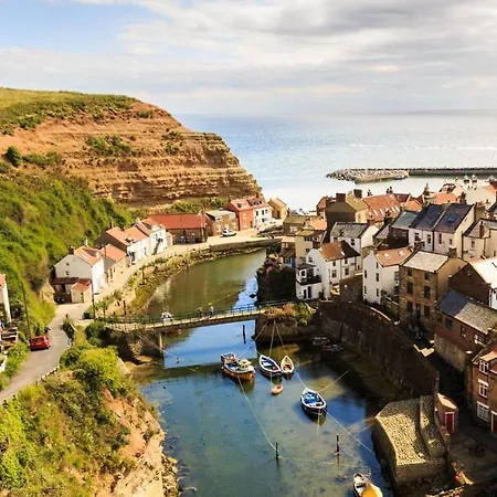 Дом отдыха High Oaks Grange - *